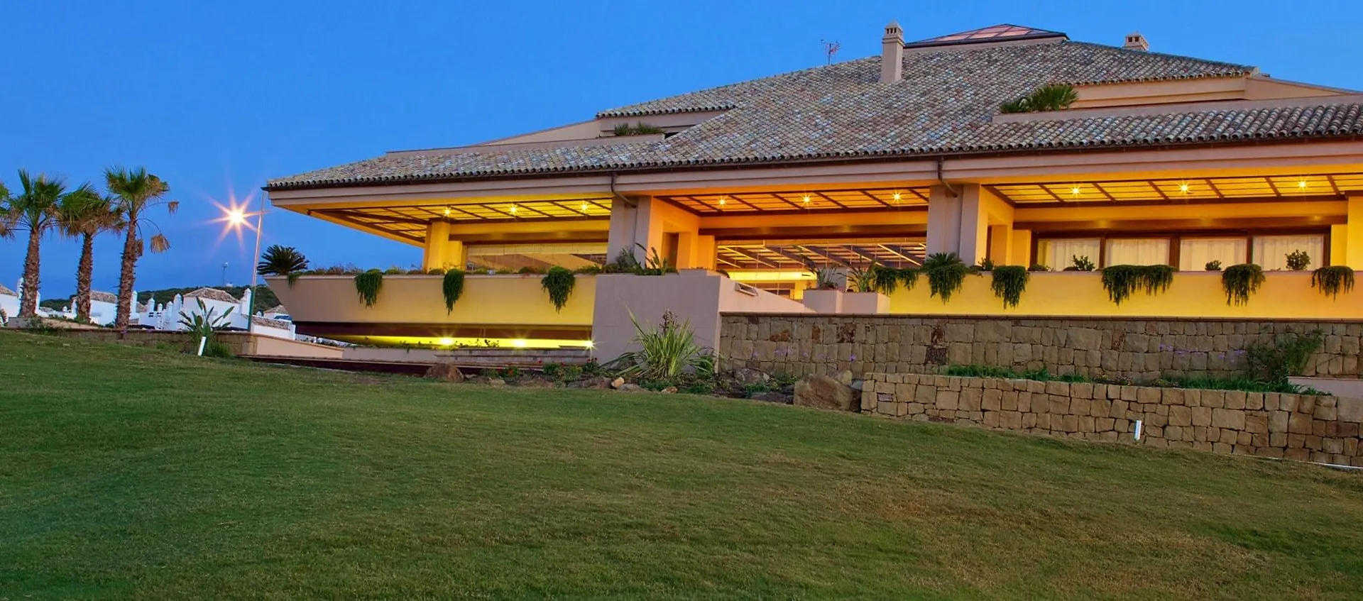 **** アパートホテル Ona Valle Romano Golf & Resort エステポナ スペイン