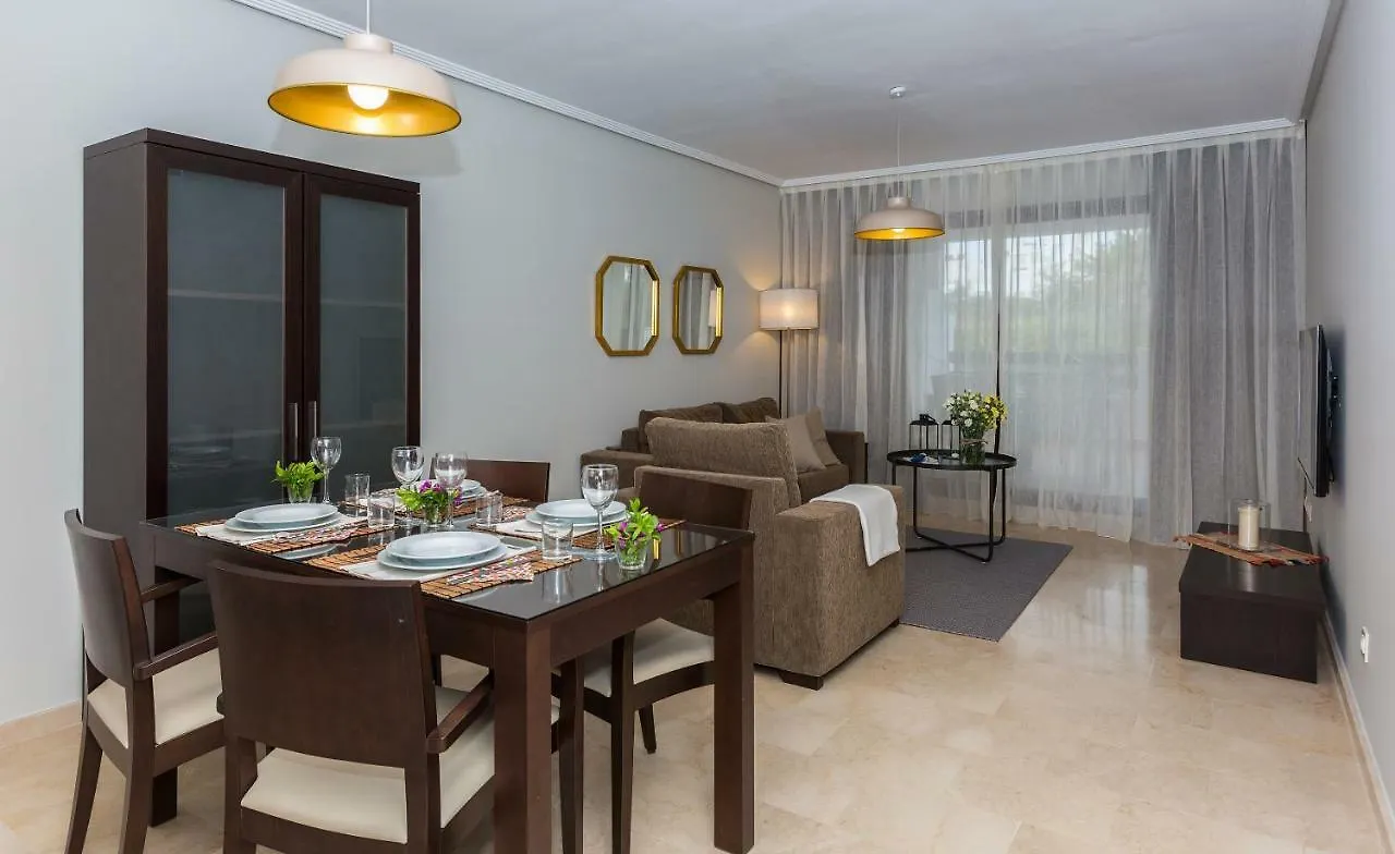アパートホテル Ona Valle Romano Golf & Resort エステポナ